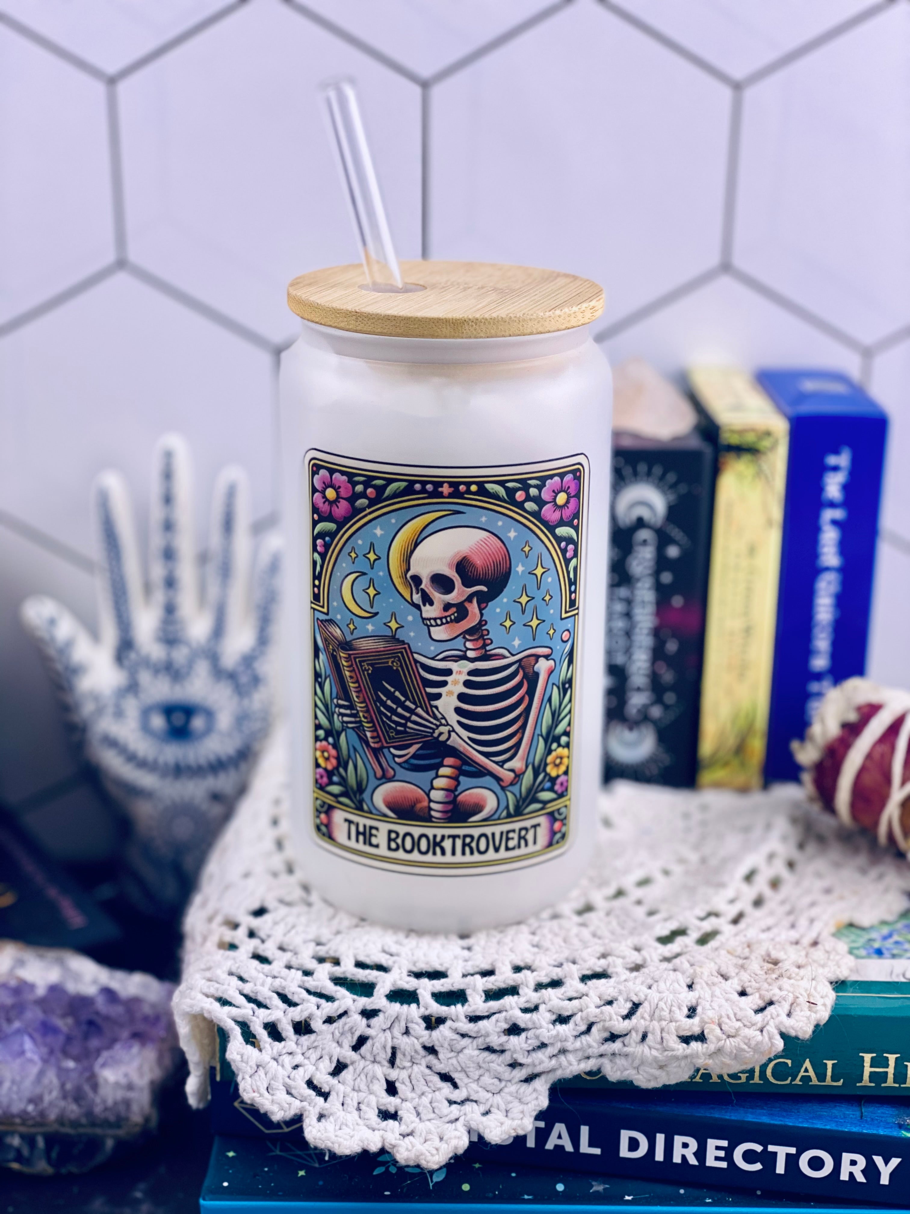 The Booktrovert Glass can