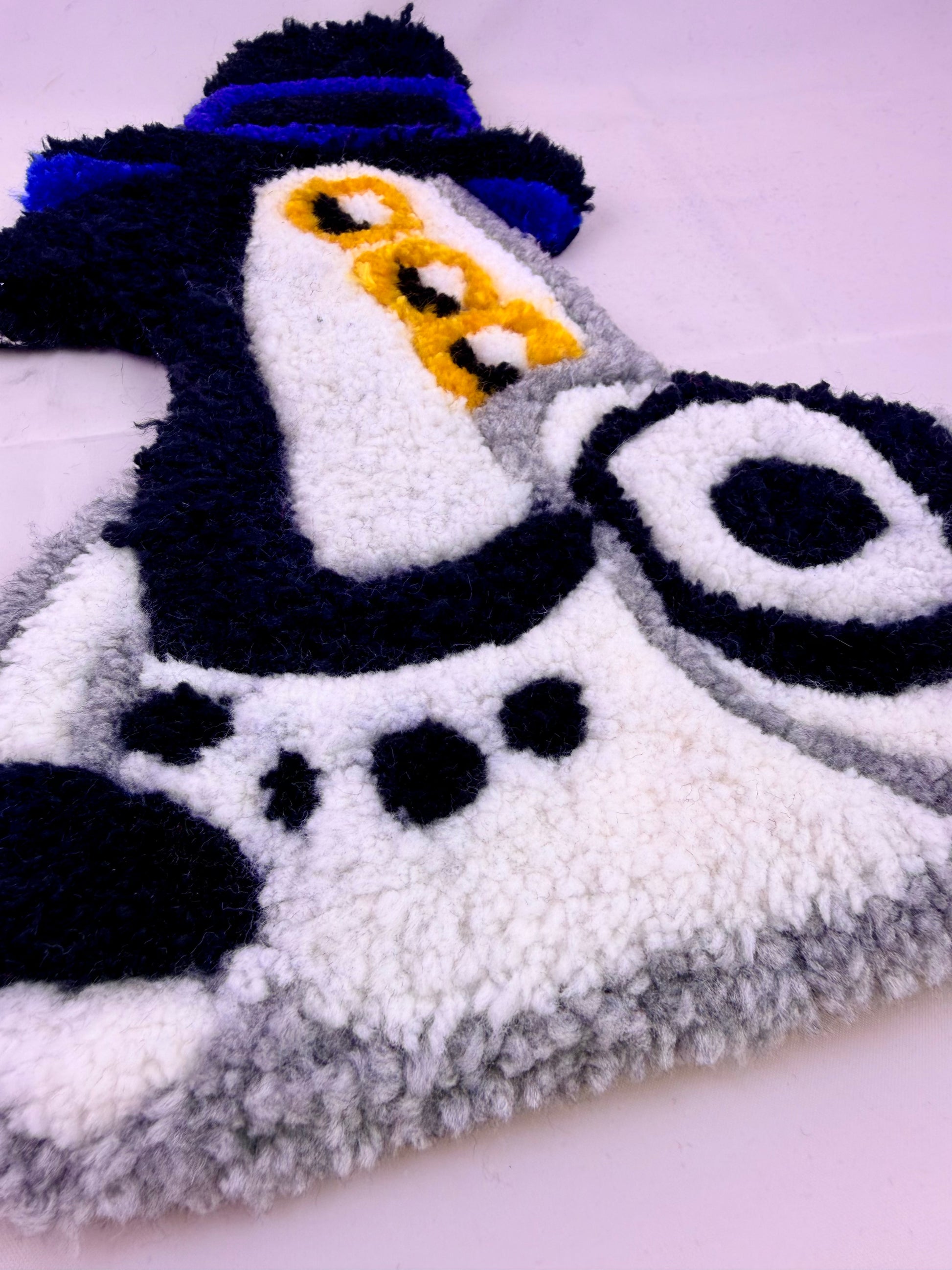 Tufted rug magpie sussie bird white background